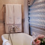 interior-design-felicia-ferguson-bathtub